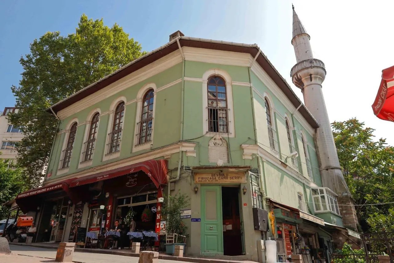Peaceful And Perfectly Located Apartment In Cihangir Istanbul