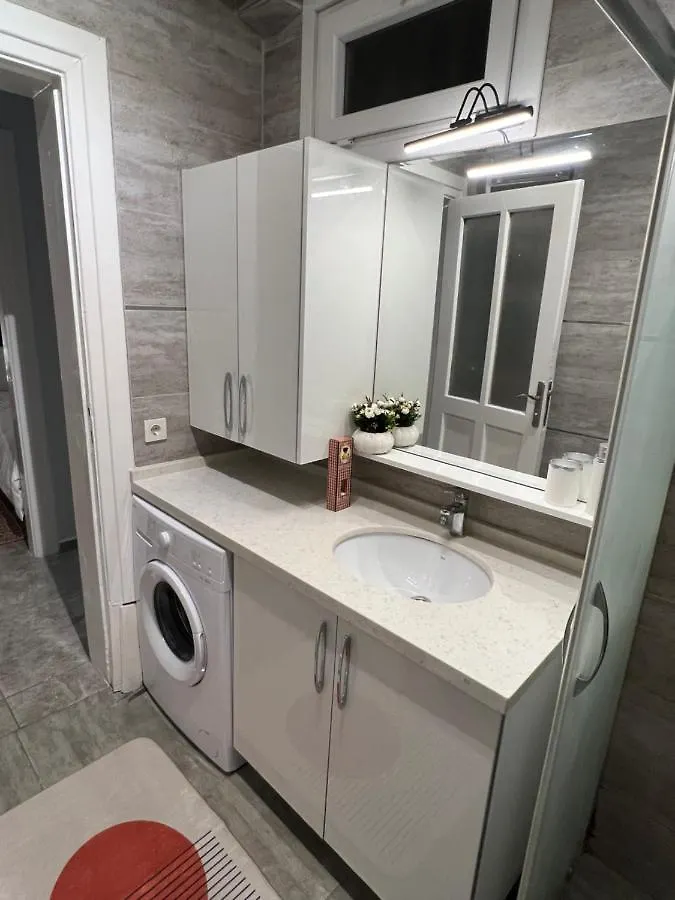Peaceful And Perfectly Located Apartment In Cihangir Istanbul 0*,  Türkei